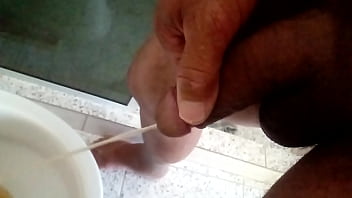 Preview 3 of Dog Anf Girls Sex - Mijando de pau duro e peidando muito