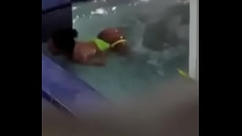 Preview 2 of Xnxx Big Ass Kissing White Ass - Dominicana en piscina