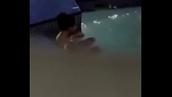 Preview 4 of Xnxx Big Ass Kissing White Ass - Dominicana en piscina