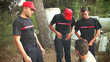 Preview 3 of Doggy Style Squirting Pussy - Nouvelle recrue chez les pompiers