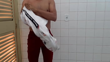 Preview 4 of American Big Booty Xnxx Hardcore - Banheiro da Academia... OLHA O PAUZ&Atilde_O COMO T&Aacute_