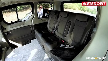 Preview 1 of Ma Beta Movie Hindi Me - VIP SEX VAULT - Hot ASIAN Petite Babe Killa Raketa Shows Deepthroat Skills In Taxi
