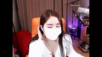 Preview 3 of Sholo Sex - cake77 김옥지 naked dance 1