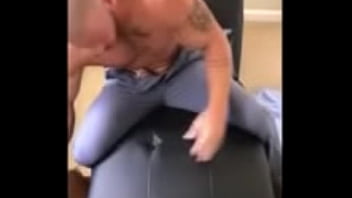 Preview 2 of Pissing Squiting - Tatted Straight Hunk Solo