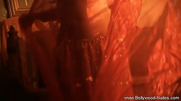 Preview 2 of Usa Granny Mature - Lovely Brunette On The Indian Ritual