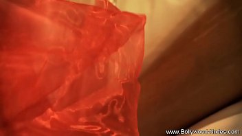 Preview 3 of Usa Granny Mature - Lovely Brunette On The Indian Ritual