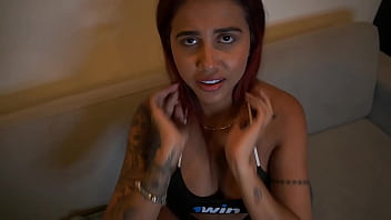 Preview 1 of Sek Mom Arab Jilbab - Ghostface Me Folla Duro Mientras Mi Novio Esta Ocupado Viendo La Pelicula Scream - Yorgelis Carrillo