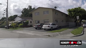 Preview 1 of Padre Figlia Nonno - Criminal busted and sucked by the cops