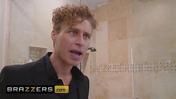 Preview 2 of Bodyguard In White House - Real Wife Stories - (Lela Star,  Keiran Lee,  Michael Vegas) - Bubble Double Trouble - Brazzers