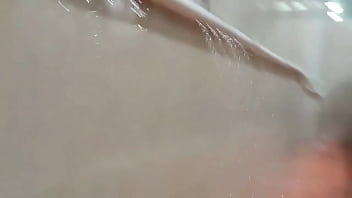 Preview 1 of Girls Talk About Sperm - Hombres orinando en ba&ntilde_o de estadero de Barranquilla Colombia