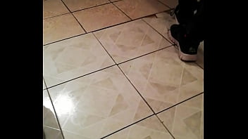 Preview 2 of Gigi And Teagan - Cucaracha le gusta cojer con pansones
