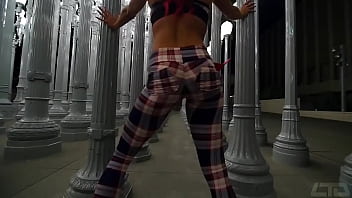 Preview 2 of Monkey Xxxx Girl - Beautiful transexual twerking - Amanda Panda
