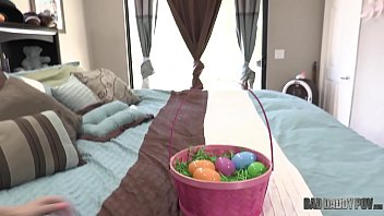 Preview 1 of Xxxx Cardio - CAROLINA SWEETS IS A NAUGHTY LITTLE EASTER BUNNY READY TO FUCK HER STEPDAD