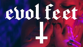 Preview 1 of Brest Suking Of Girlfriend - These Girls Are Horny For Feet And Tickling Fetish