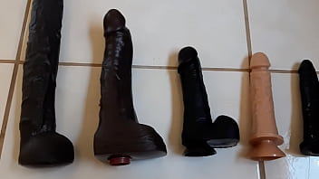Preview 2 of Slave Jungle - Adoro SENTAR nos Meus Consolos,  Dildos,  Vibradores Enormes,  Grossos e Prazerosos