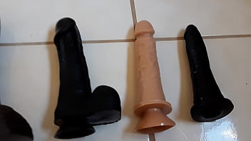 Preview 4 of Slave Jungle - Adoro SENTAR nos Meus Consolos,  Dildos,  Vibradores Enormes,  Grossos e Prazerosos