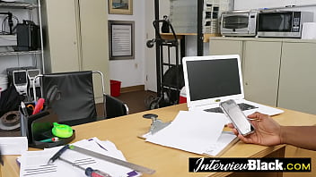 Preview 1 of Main Kontol - DIRTY  girl sucks MANAGER&#039_s big black dick in OFFICE
