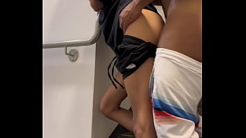 Preview 4 of Moms Duater - RAMON HOT - NEGAO FUDENDO TWINK NA ESCADA E QUARTO DO HOTEL