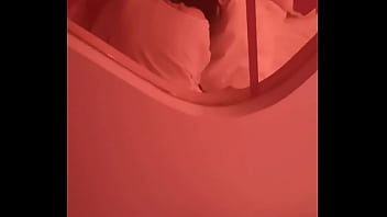 Preview 2 of Sunny Leone With Fat Boy - 对镜吃鸡巴