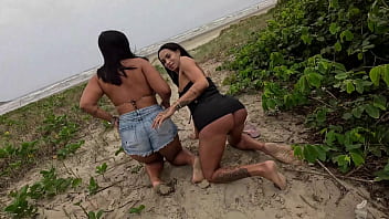Preview 1 of Tall Asian - Casal leva a trans na praia pra transar em p&uacute_blico