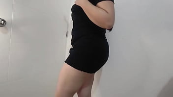 Preview 1 of Asham Sex - haciendo el 69 con latina culona mexicana despues de que se quitara su mini vestido y mostrara todo su ano y su vagina ante la camara deja que le chupen el culo