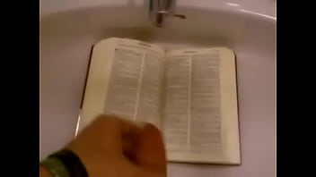 Preview 1 of Ronda Rousey Xxx Big Man 19inch - Bible piss!