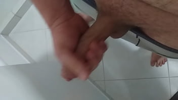 Preview 3 of Desi New Xnxx - Paja en el ba&ntilde_o medellin