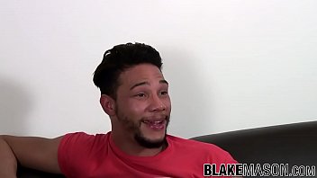 Preview 1 of Fast Time Mom Gand Xxx - Buffed hottie talks about sex preferences before tugging it