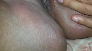 Preview 1 of One Boy Two Girls Virgin - Sexo oral