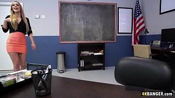 Preview 1 of Vecchie Italian Hook Upe - Incredibly Hot Secretary Kali Roses Applies for Boss&#039_s Cock