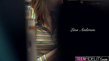Preview 1 of Mehak Malik Shemale Xxx Videos - TEENFIDELITY Nerdy Teen Lena Anderson Stretched By Thick Cock