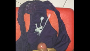 Preview 4 of Canadian Teen Defloration - Sịp t&iacute_m mộng mơ