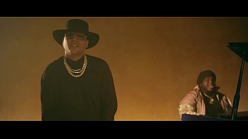 Preview 3 of White My Friend Mom - Sech - Otro Trago ft. Darell (Video Oficial)