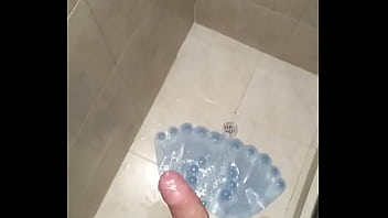 Preview 2 of Big Boob Suck By Gang Of Boys - Estallo de placer en la ducha
