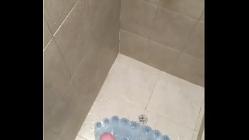 Preview 3 of Big Boob Suck By Gang Of Boys - Estallo de placer en la ducha