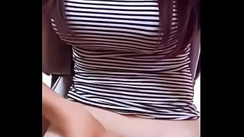 Preview 1 of 16 Footjob - B&eacute_ Thảo Ly 2k - Chimbuom.us - sục kiiuu dễ thương :*&gt_
