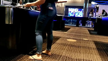 Preview 2 of The Claw - Big booty in tight jeans