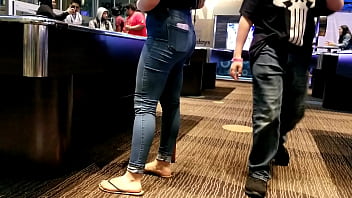 Preview 3 of The Claw - Big booty in tight jeans