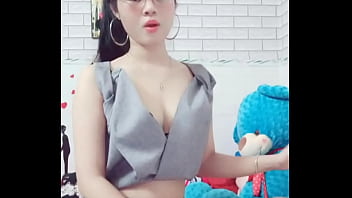 Preview 4 of Ultra Ultra Small Sex Petite - em g&aacute_i xinh d&aacute_ng si&ecirc_u đẹp