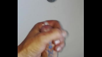 Preview 4 of Tatoo Hot Moms - V&iacute_deo de verificaci&oacute_n