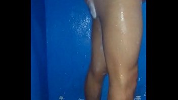 Preview 3 of Cum Fey - Chico sexi d&aacute_ndose un ba&ntilde_o