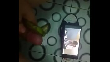 Preview 1 of Ffm Mature Group Fuck - thủ d&acirc_m bằng vỏ chuối