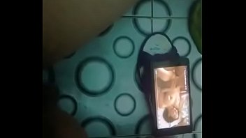 Preview 4 of Ffm Mature Group Fuck - thủ d&acirc_m bằng vỏ chuối