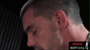 Preview 3 of Seks Kelinchak - Anal rimming leads to tough fisting