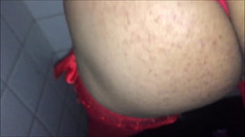 Preview 4 of Chitral Girl Xxx - Cdzinha LimaSp Dando com a calcinha fio vermelha borboleta atras da Cristina coroa da Ponte Rasa 15032019 Part1