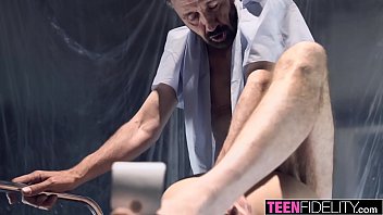 Preview 3 of Sunnyleyon Sex - TEENFIDELITY Gia Derza Cums All Over Steve&#039_s Giant Cock