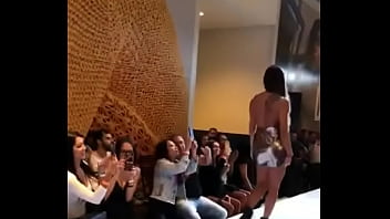 Preview 2 of Indein Pussy - desfile