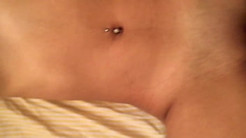 Preview 1 of Leya Falcon Xxx 201 - Comendo novinha sem camisinha e gozando na barriga da safada