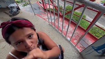 Preview 4 of Freeze Toe - DESCUBRENA A MI NOVIA INDIA DE HERMOSO ROSTRO CHUPANDOME LA VERGA EN LA TORRE ABANDONA Y SE PONE MAS CALIENTE