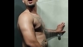 Preview 1 of Xxnvideo Hd 2018 - Cheio de tes&atilde_o no banheiro da academia Link na Bio